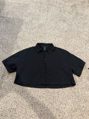 Forever 21 Black Textured Cropped Button-Up